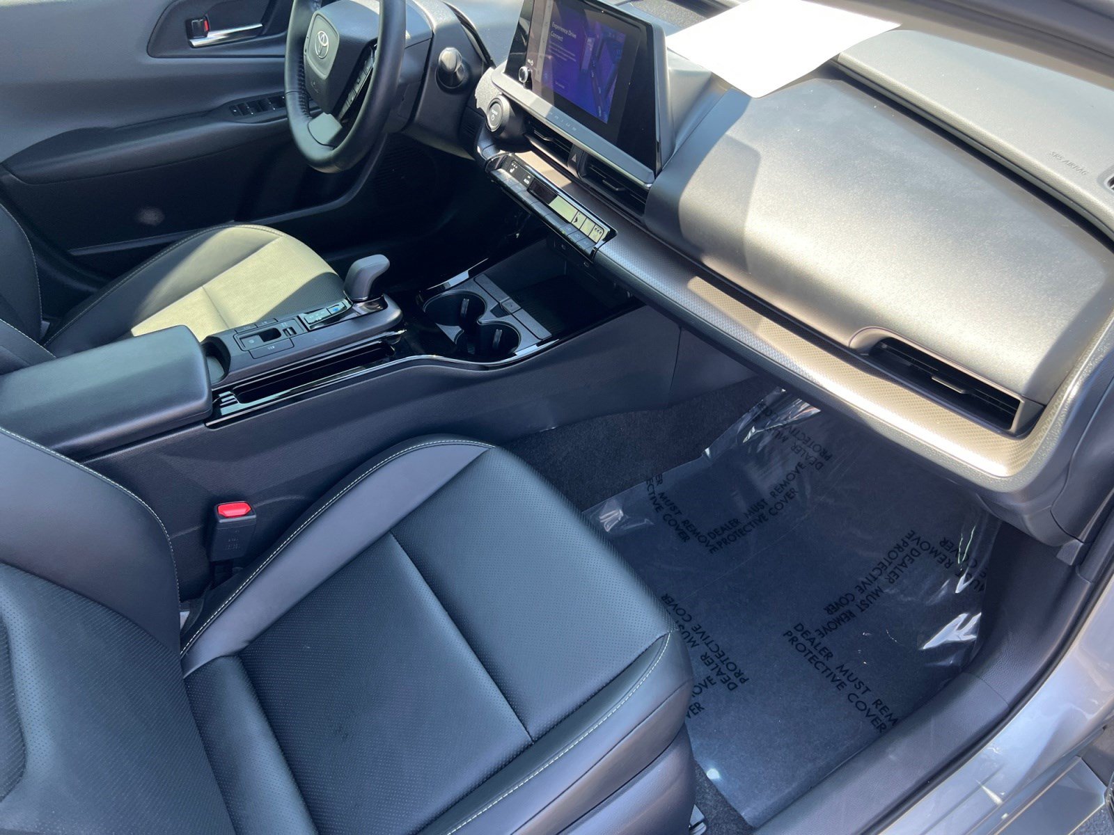 Used 2025 Toyota Prius XLE AWD/4WD image 28