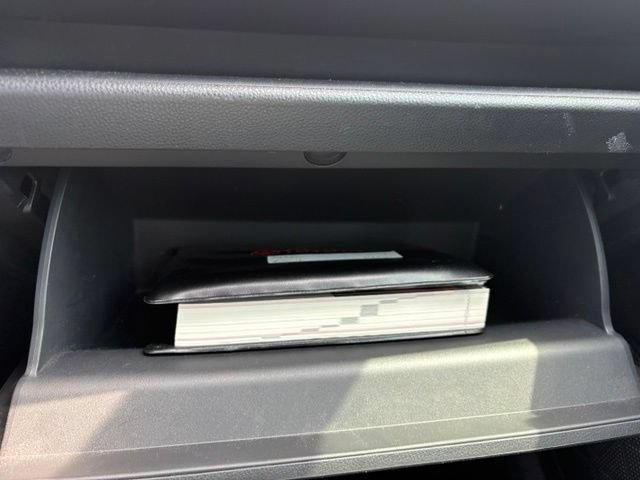 Used 2019 Toyota RAV4 XLE w/ Convenience Package FWD image 7