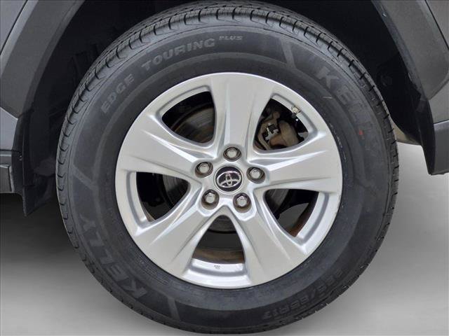Used 2019 Toyota RAV4 XLE w/ Convenience Package FWD image 24