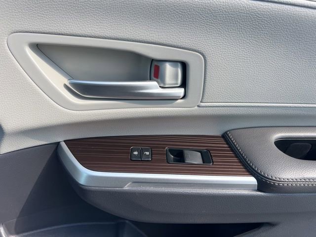 Used 2024 Toyota Sienna XLE image 37