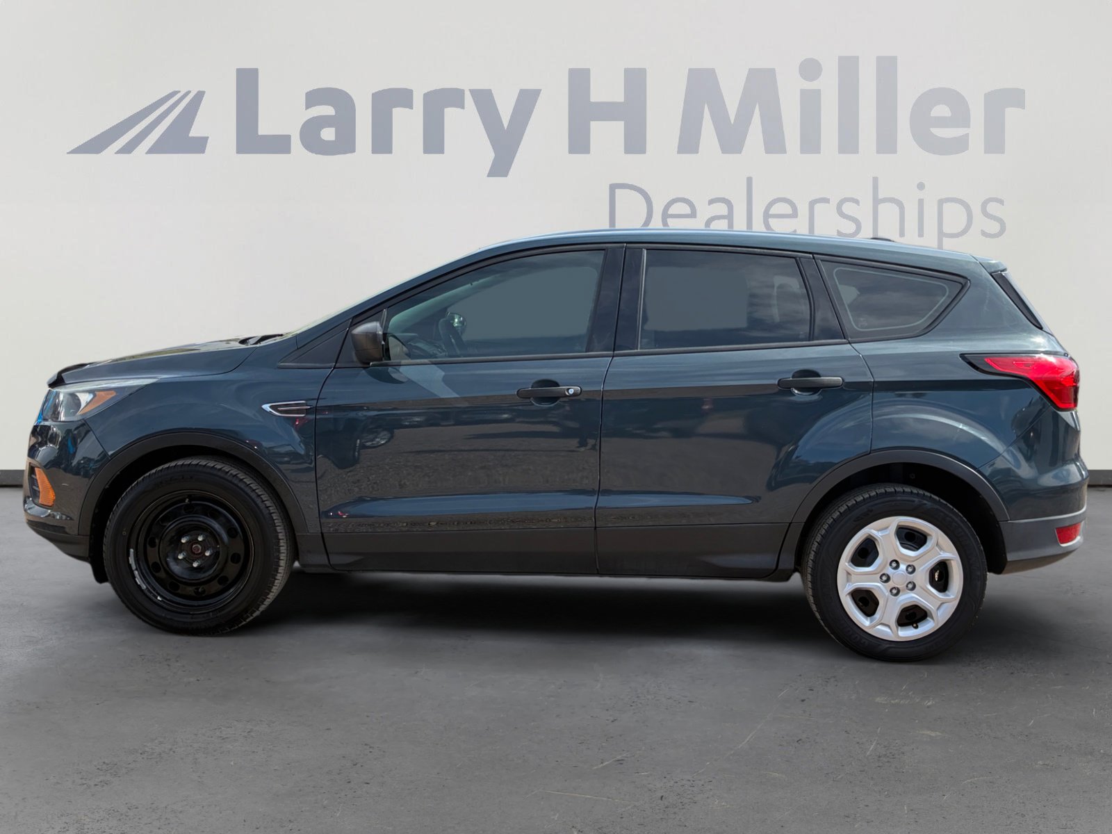 Used 2018 Ford Escape SE image 2