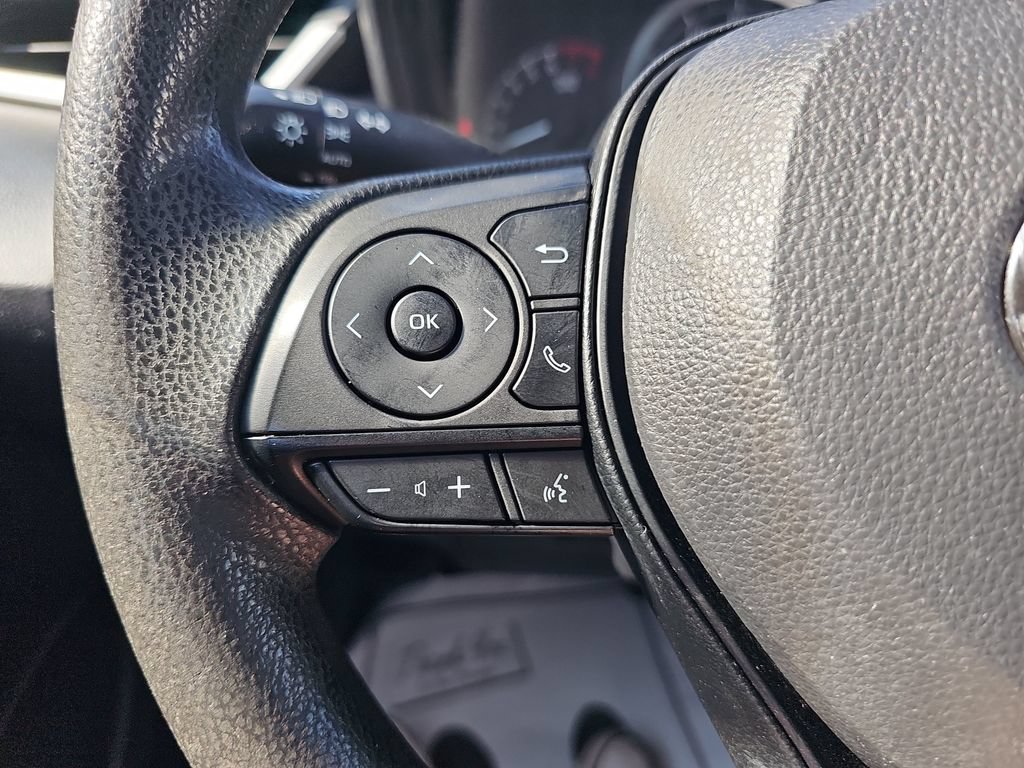 Used 2021 Toyota Corolla LE FWD image 17