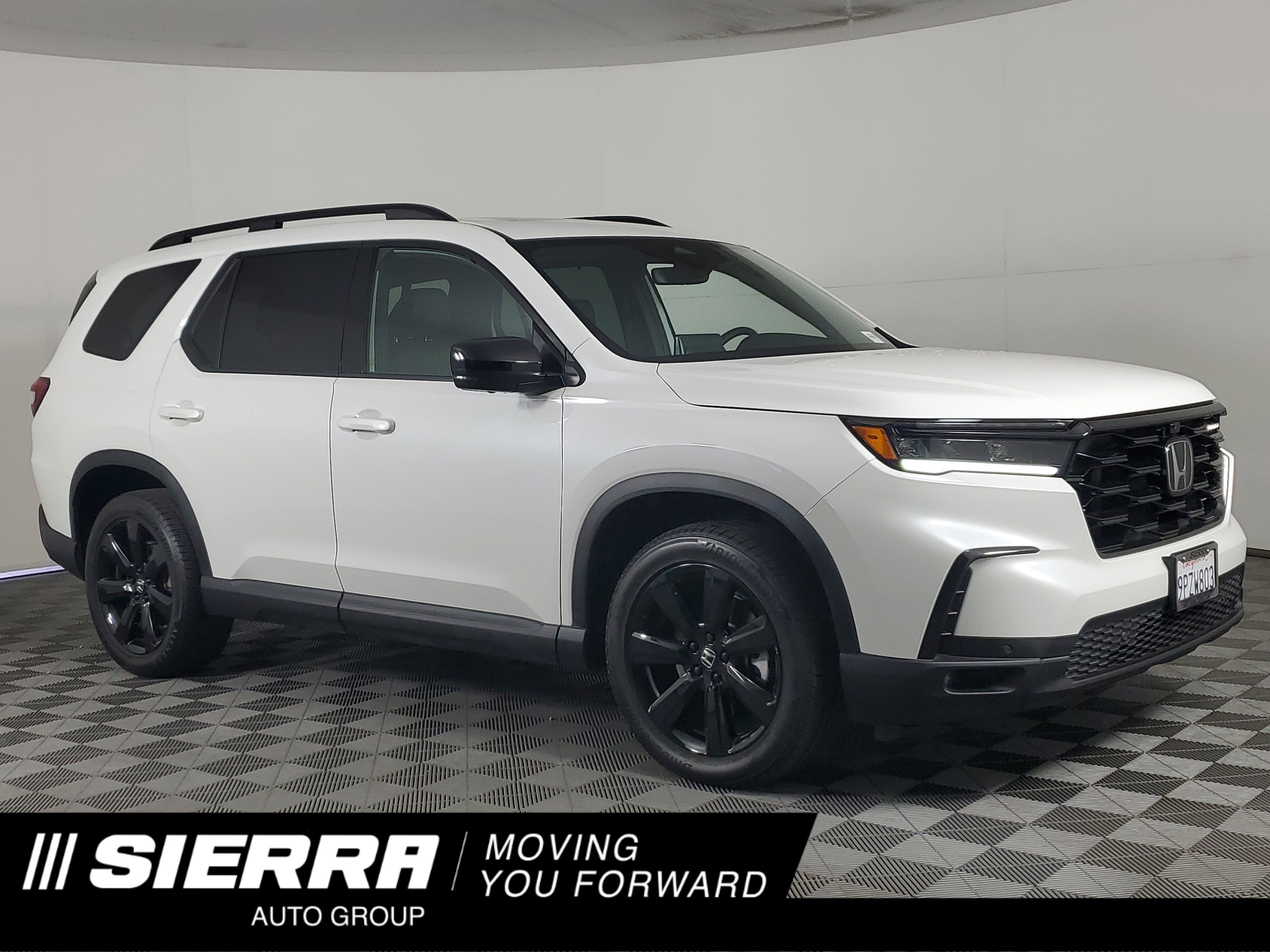 Certified 2025 Honda Pilot Black Edition image 1
