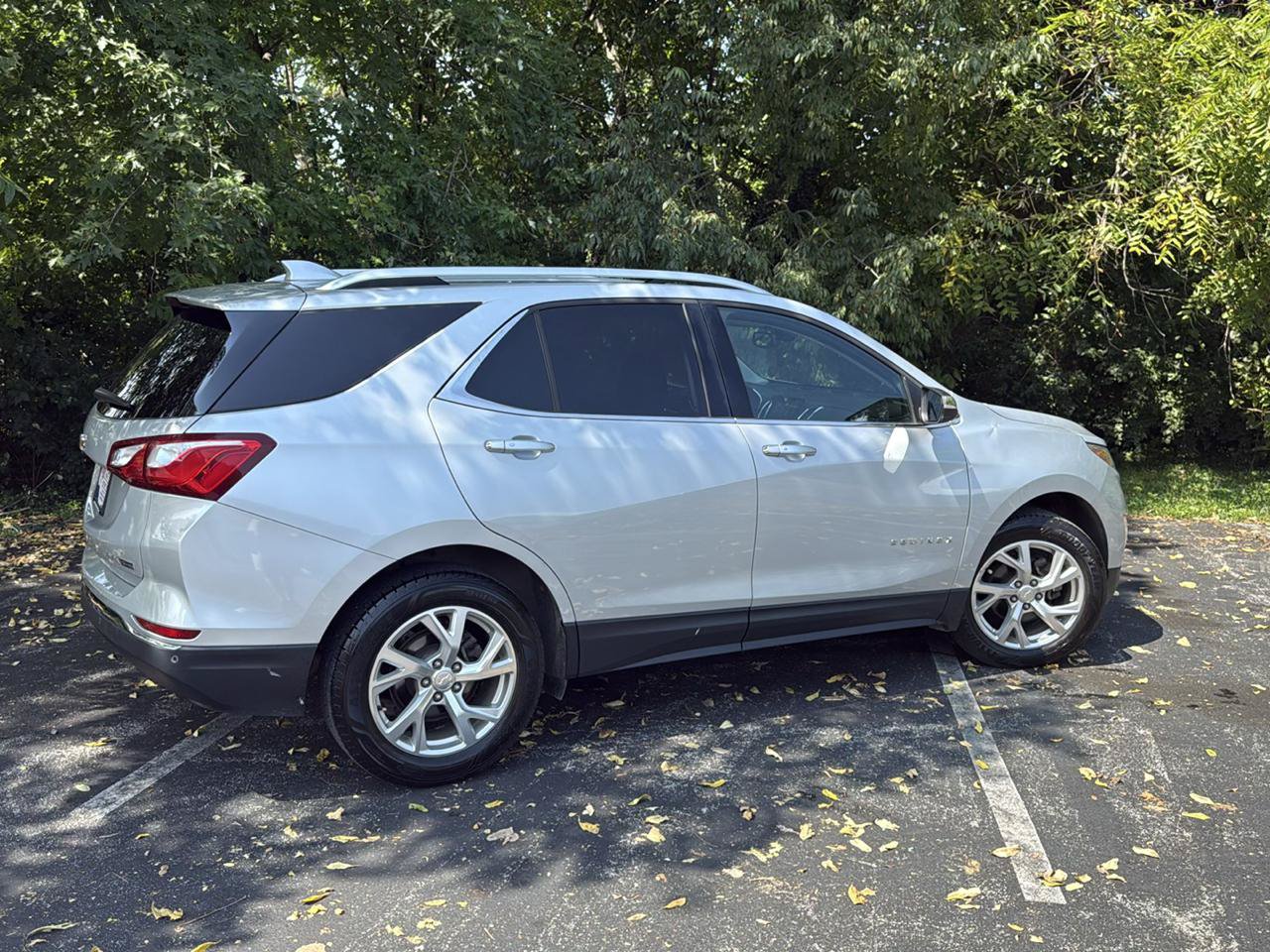 Used 2018 Chevrolet Equinox Premier AWD/4WD image 2