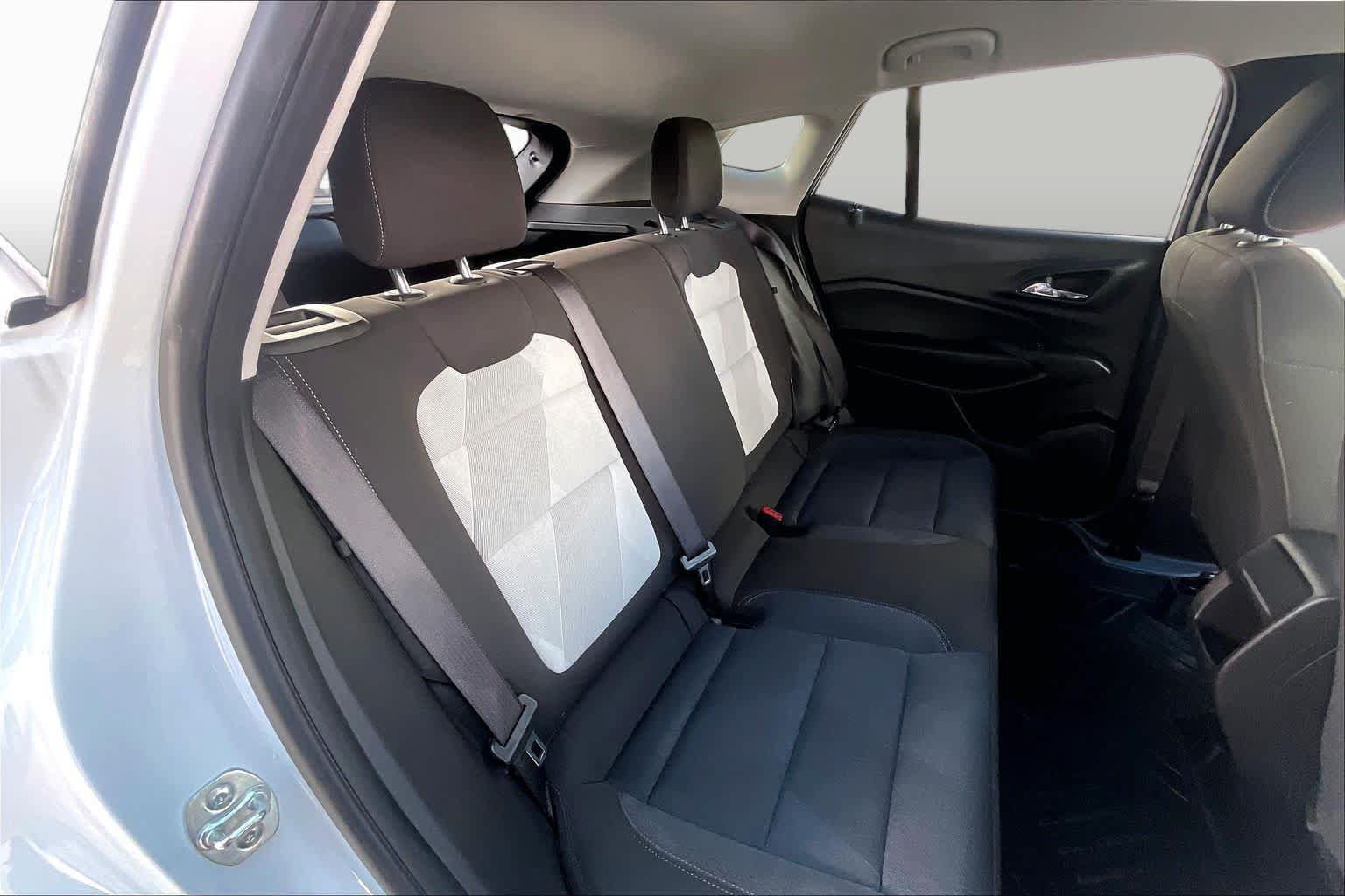 Used 2024 Chevrolet Trax LS w/ LS Convenience Package FWD image 18