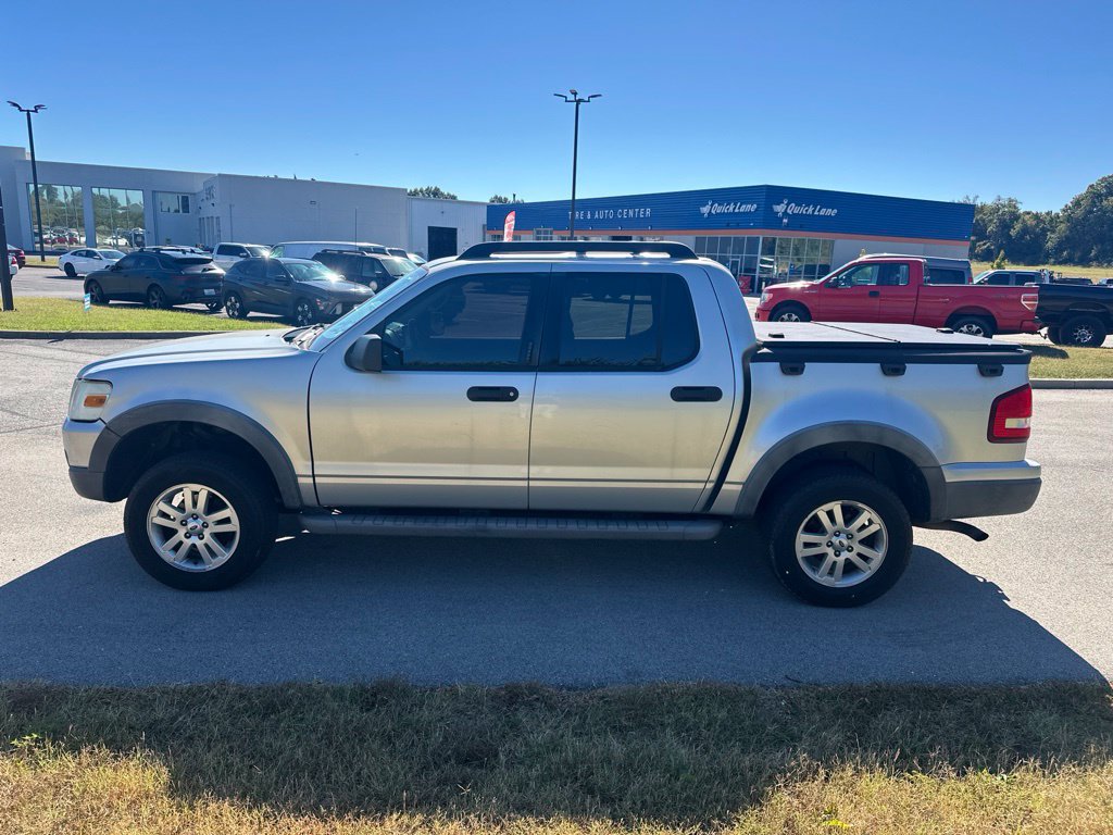 Used 2010 Ford Explorer Sport Trac XLT AWD/4WD image 4