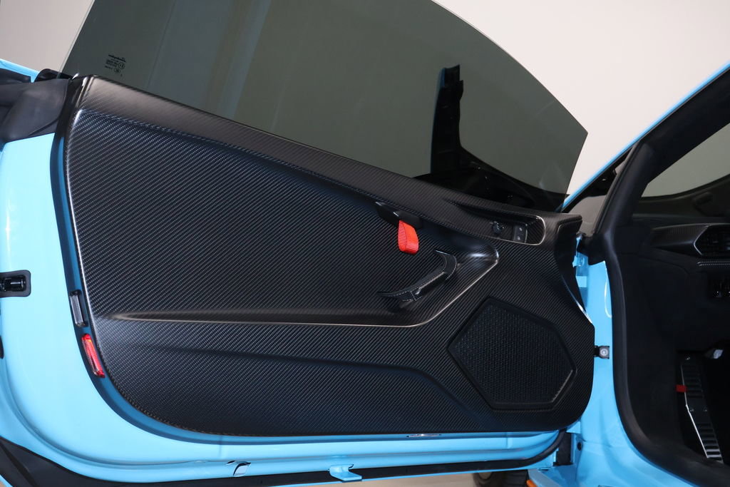 Used 2021 Lamborghini Huracan STO image 19