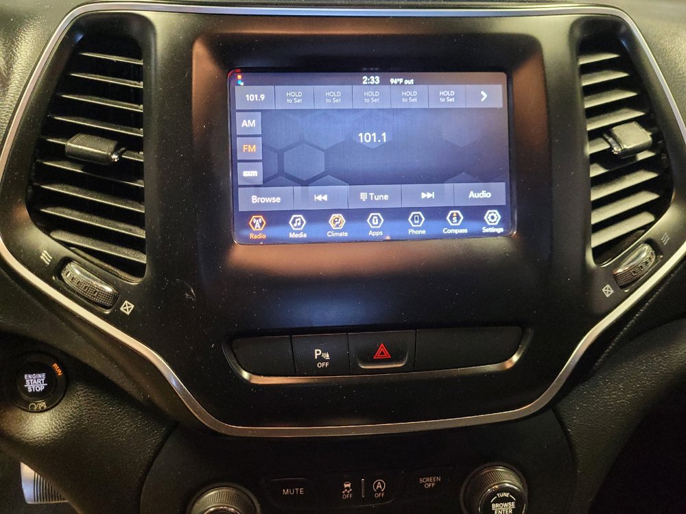 Used 2019 Jeep Cherokee Latitude Plus FWD image 25