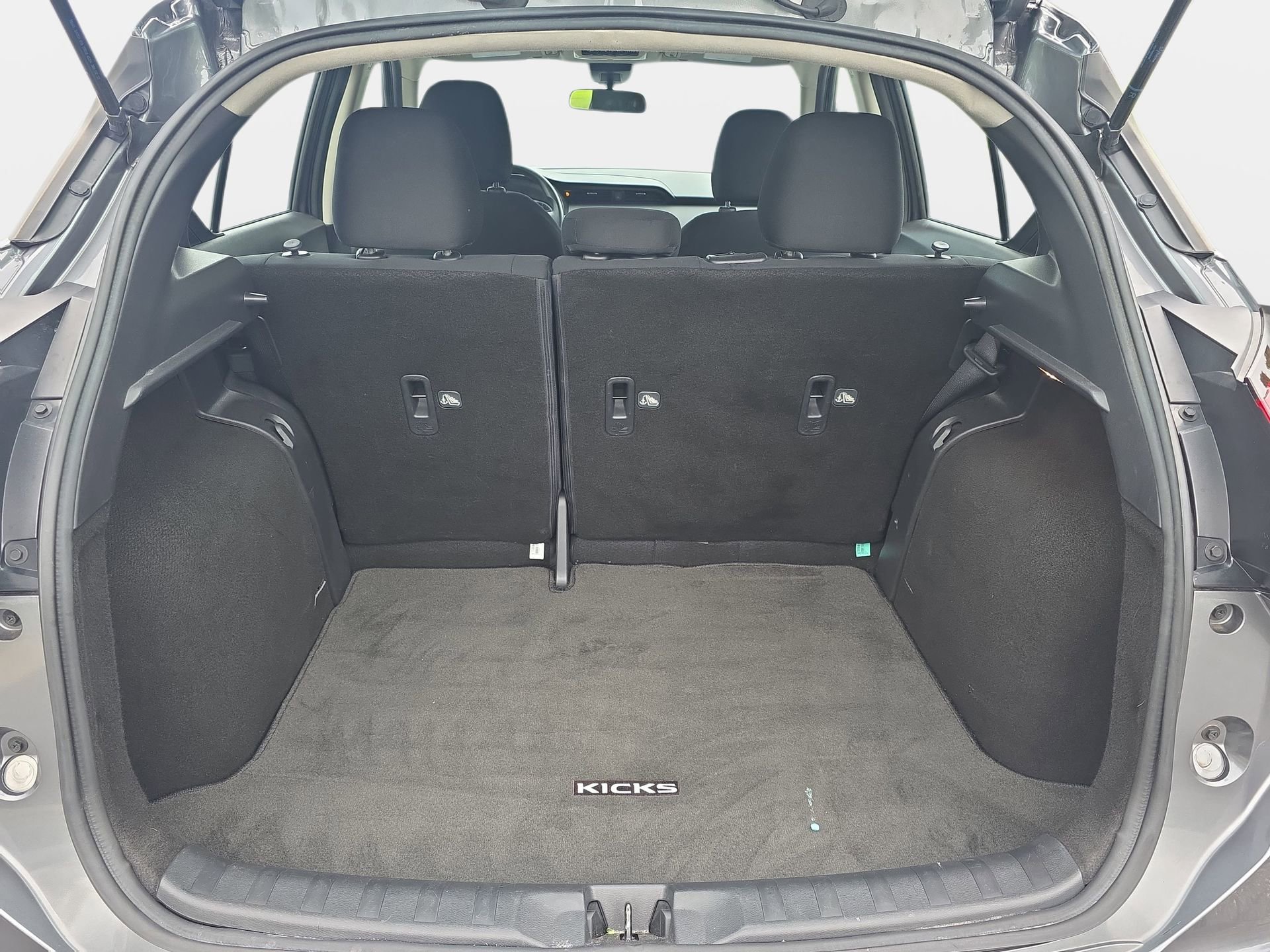 Used 2023 Nissan Kicks S FWD image 12