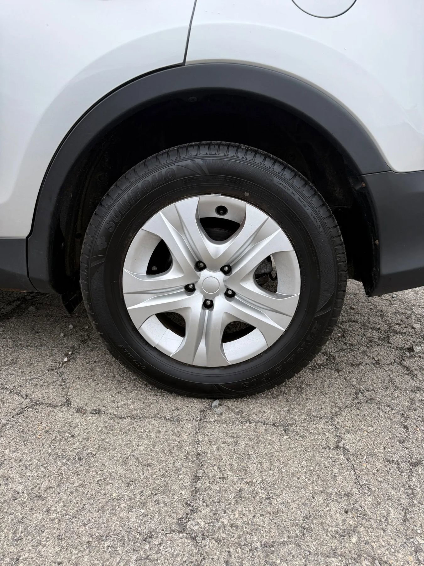 Used 2015 Toyota RAV4 LE AWD/4WD image 28