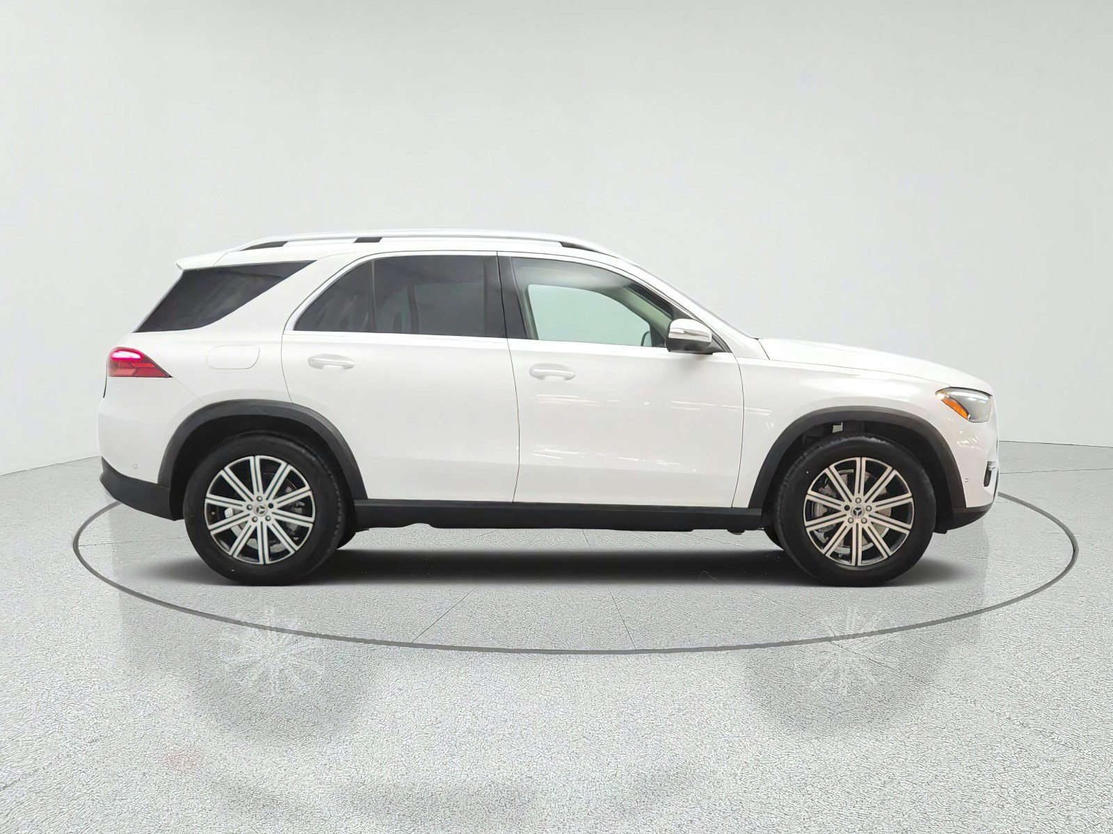 New 2026 Mercedes-Benz GLE 450e 4MATIC image 4