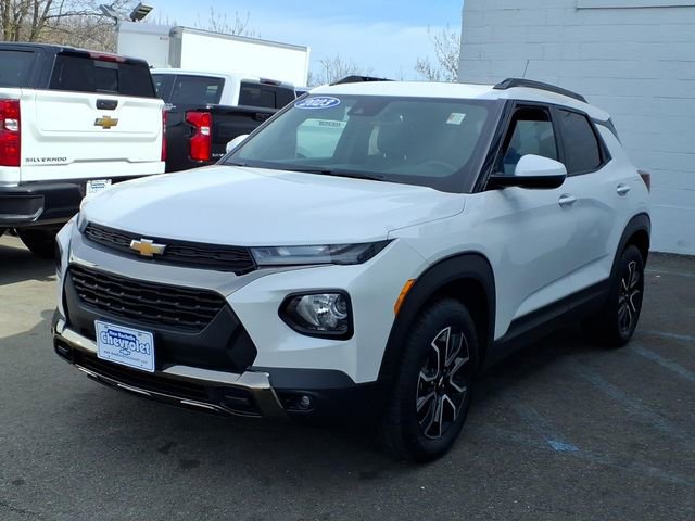 Used 2023 Chevrolet TrailBlazer ACTIV w/ Sun and Liftgate Package image 3