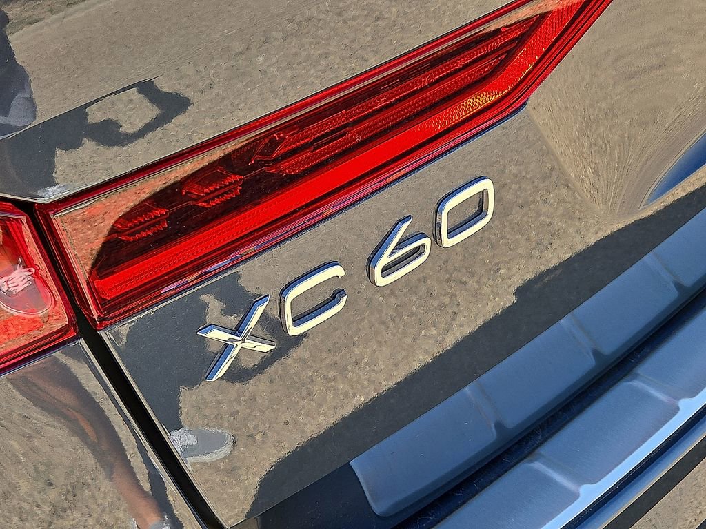 New 2026 Volvo XC60 B5 Plus w/ Protection Package Premier AWD/4WD image 11