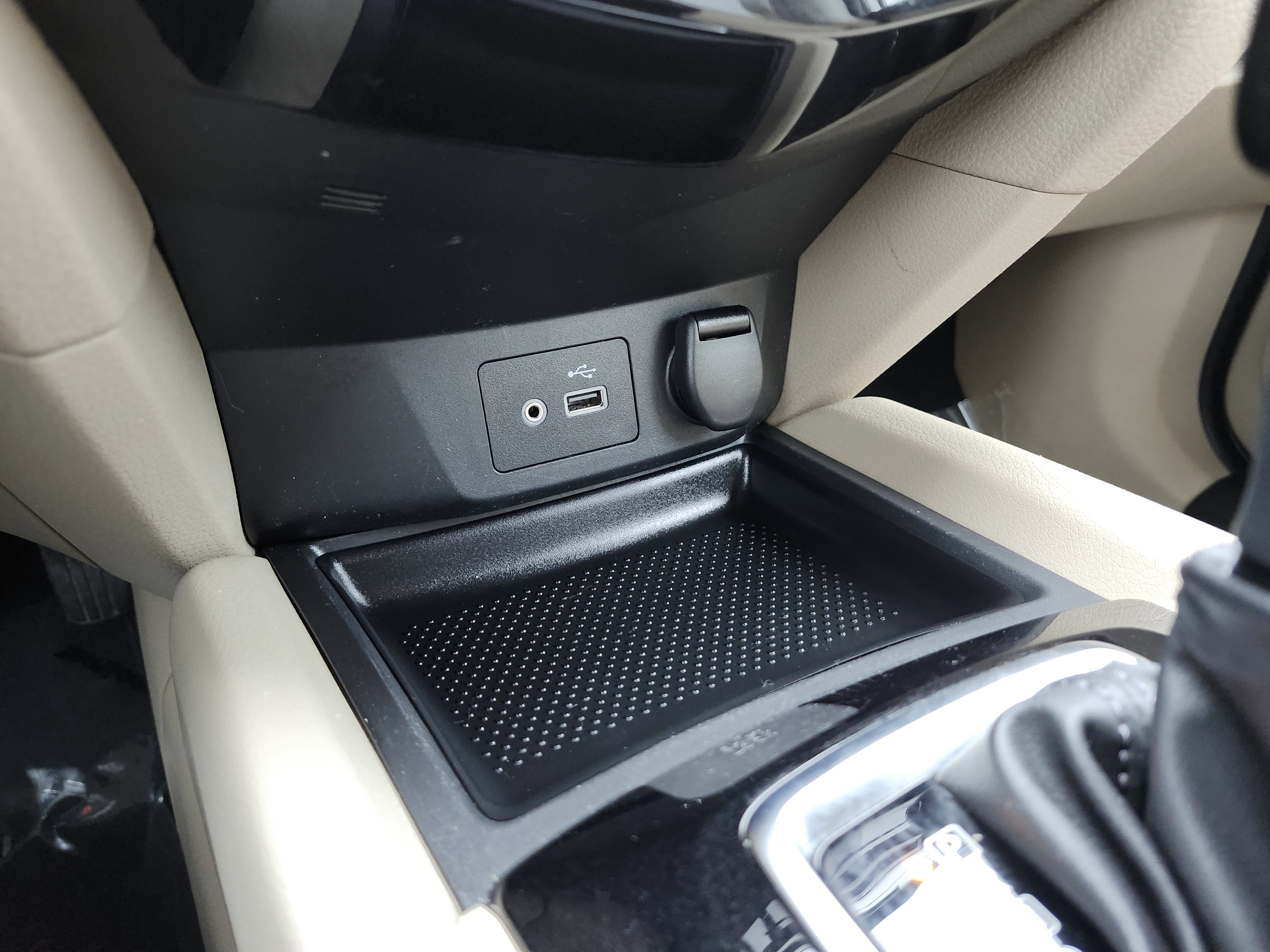 Used 2018 Nissan Rogue SV image 8