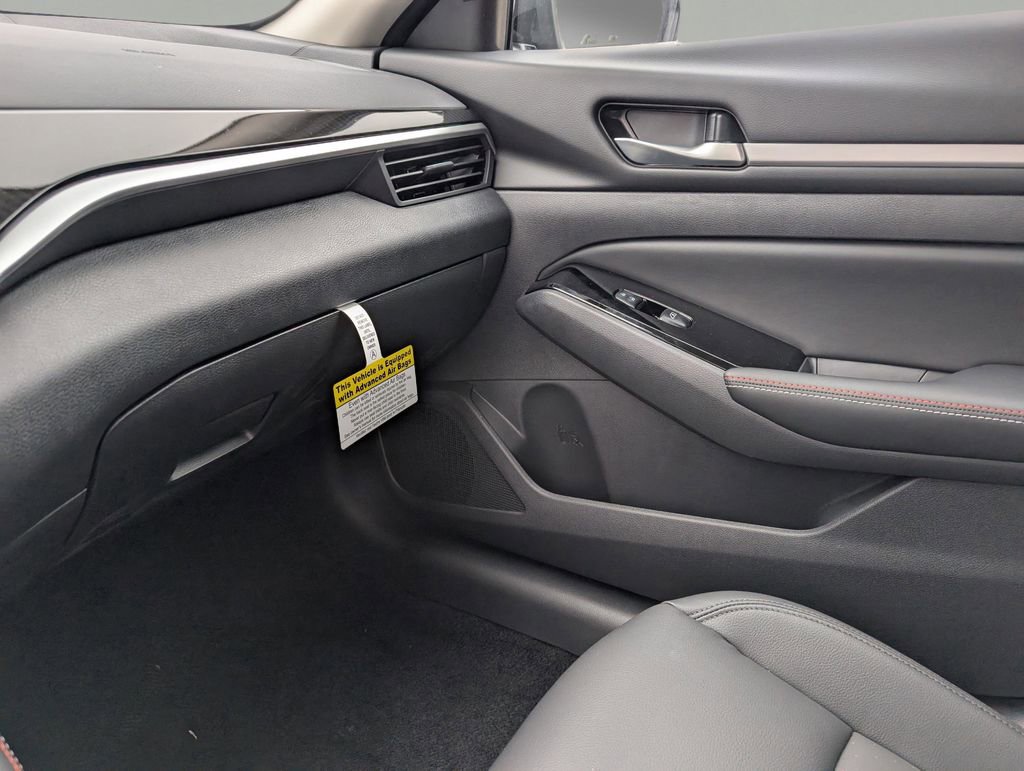 New 2025 Nissan Altima 2.5 SR w/ SR Premium Package image 30
