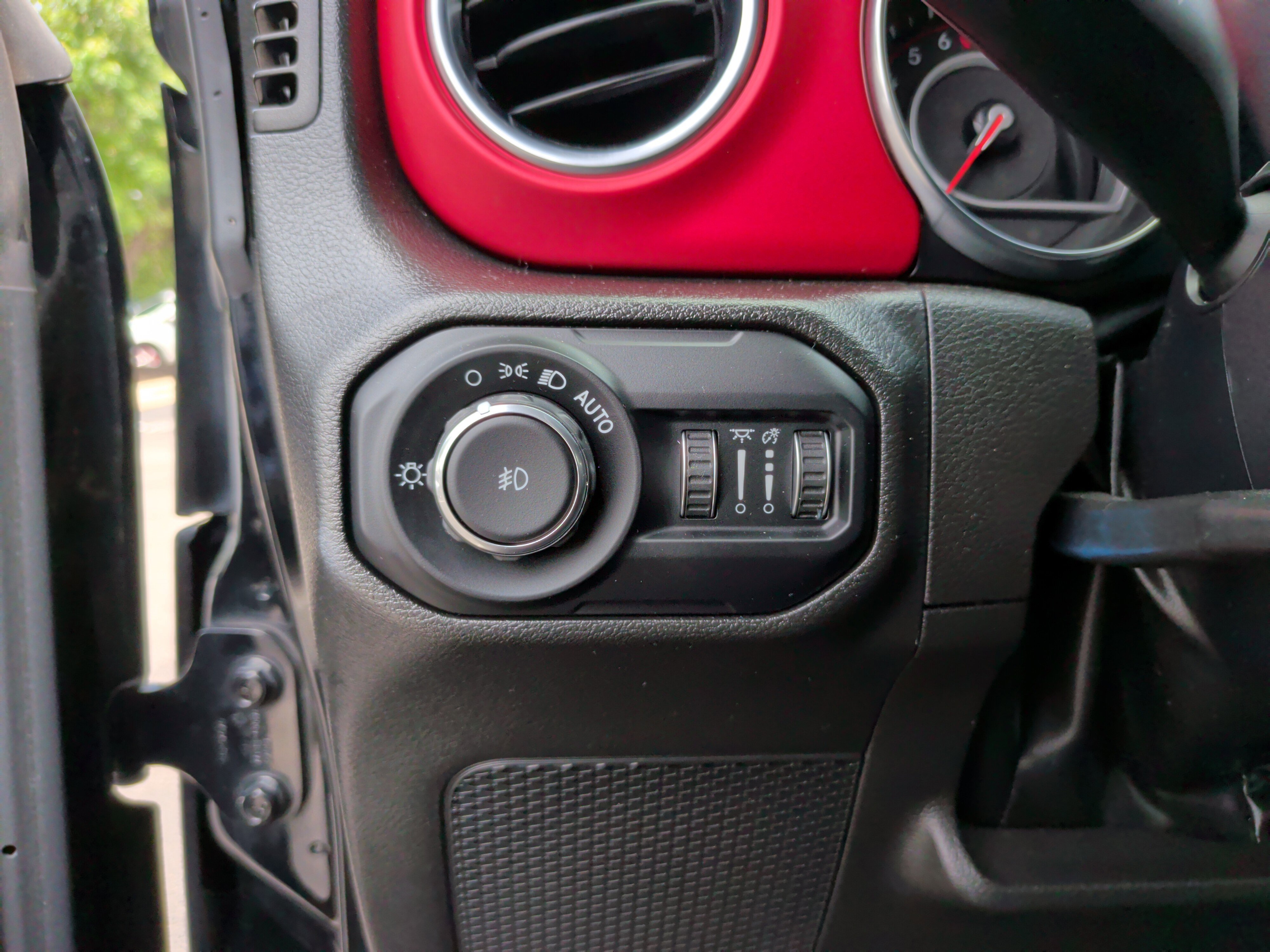 Used 2022 Jeep Wrangler Unlimited Rubicon w/ LED Lighting Group AWD/4WD image 27