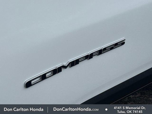 Used 2024 Jeep Compass Latitude AWD/4WD image 11
