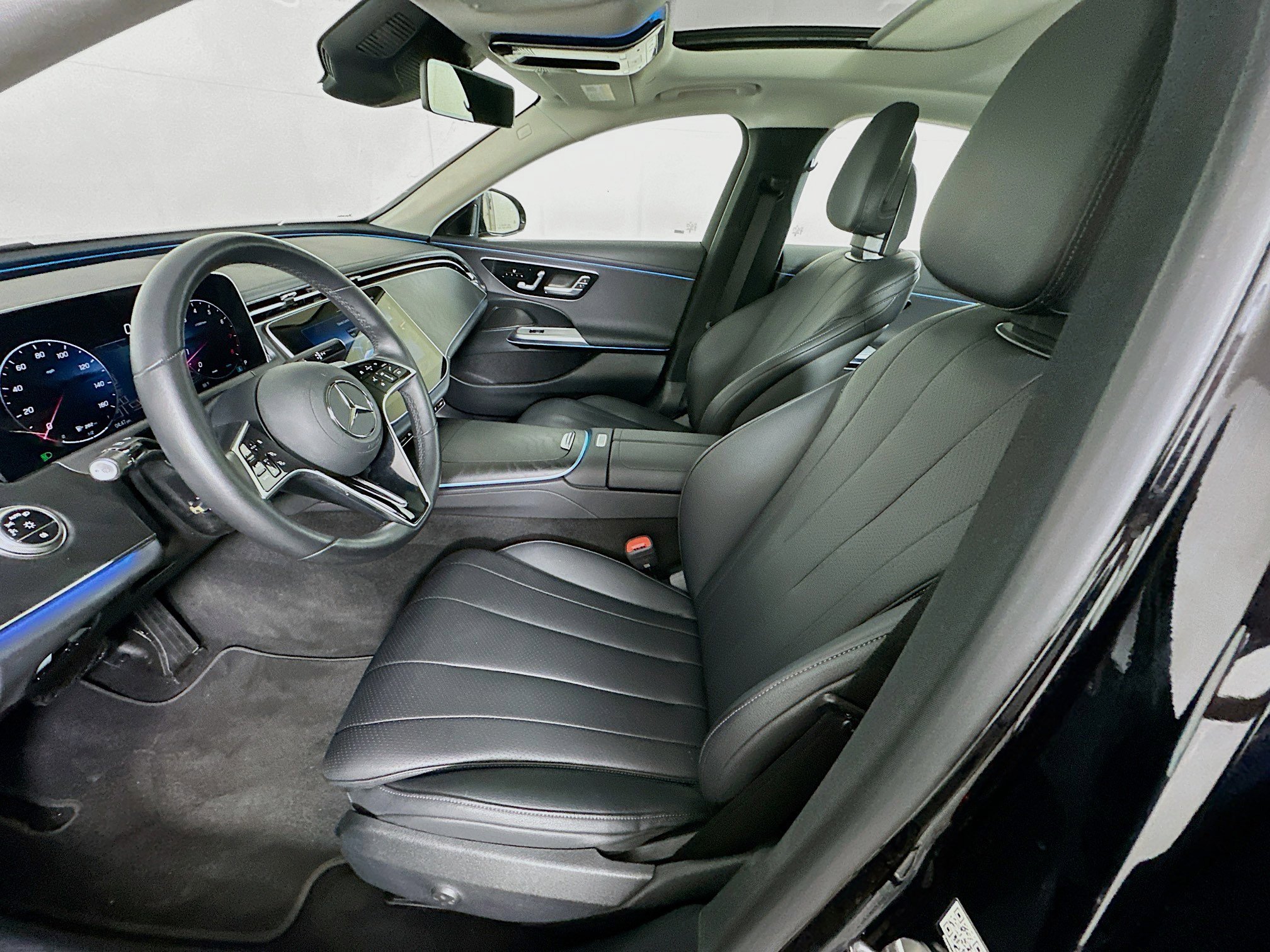 Used 2025 Mercedes-Benz E 350 Sedan image 13