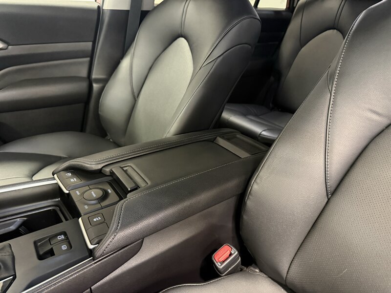 Used 2026 Toyota Grand Highlander AWD Hybrid image 27