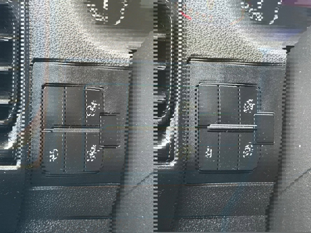 Used 2025 RAM ProMaster 2500 w/ Convenience Group image 26