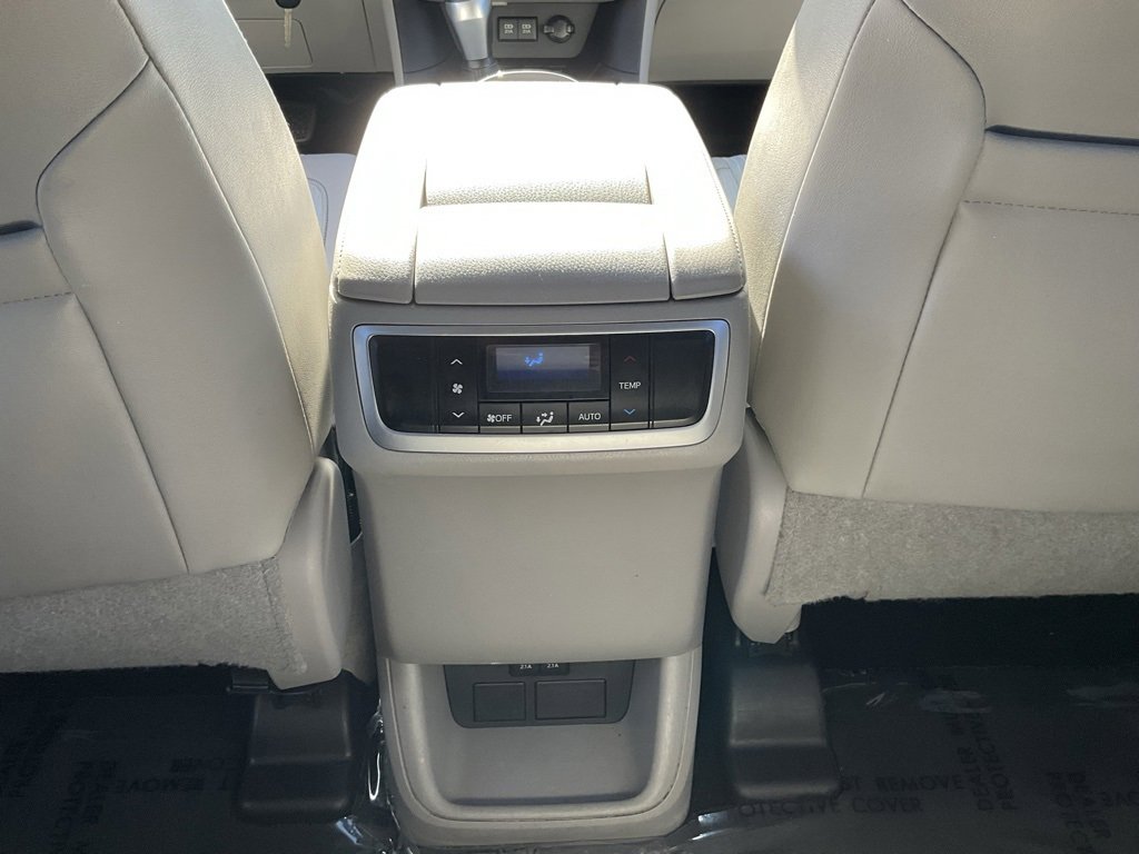 Used 2018 Toyota Highlander Plus image 40