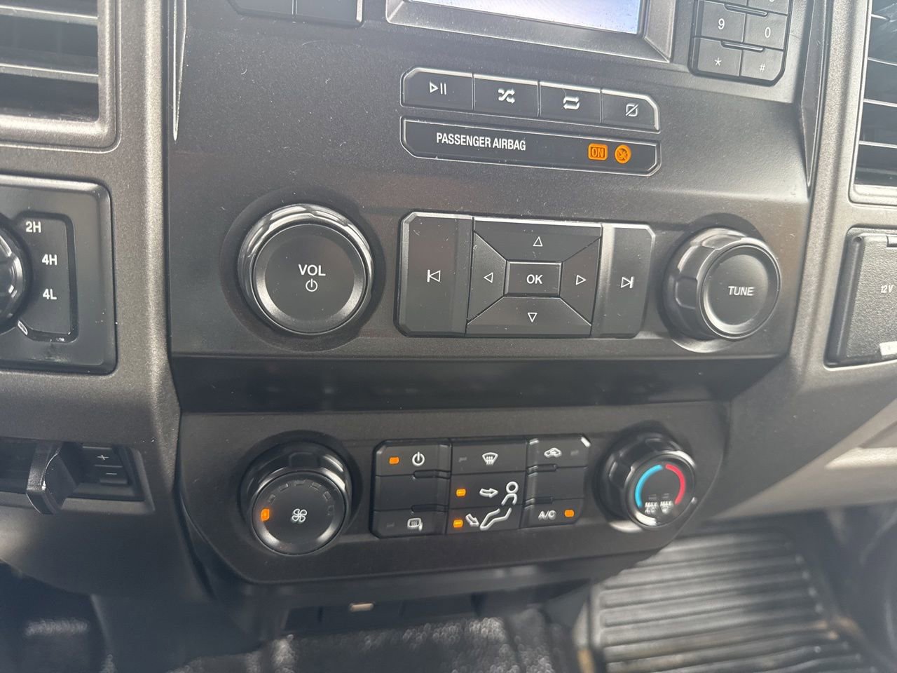 Used 2022 Ford F250 XL w/ Power Equipment Group AWD/4WD image 16
