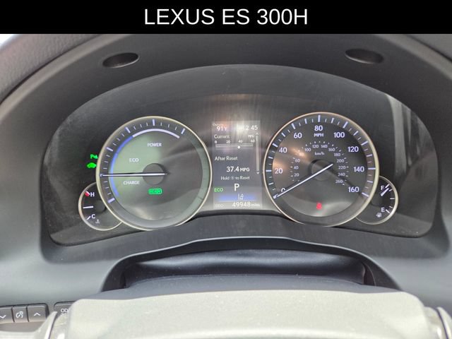 Used 2017 Lexus ES 300h w/ Luxury Package FWD image 30