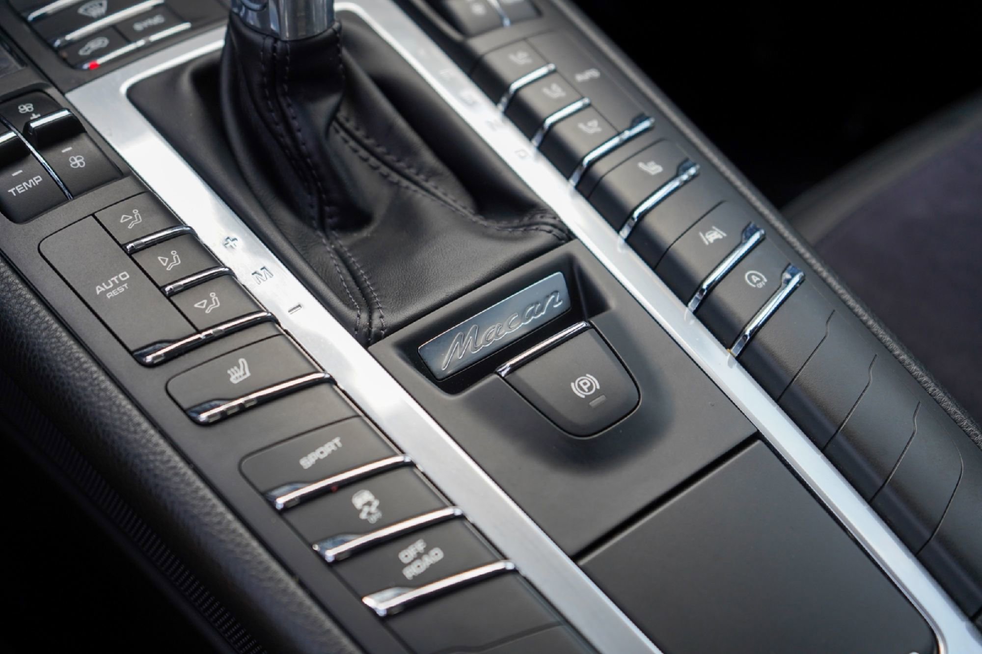 Used 2020 Porsche Macan image 14