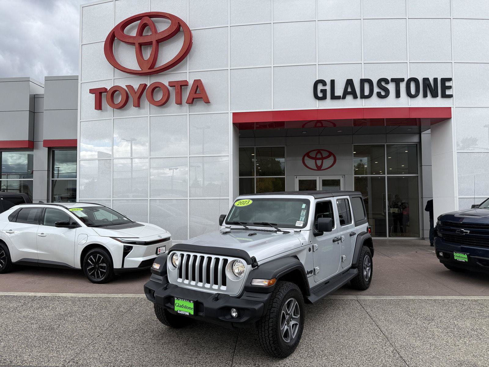Used 2023 Jeep Wrangler Unlimited Sport AWD/4WD image 1
