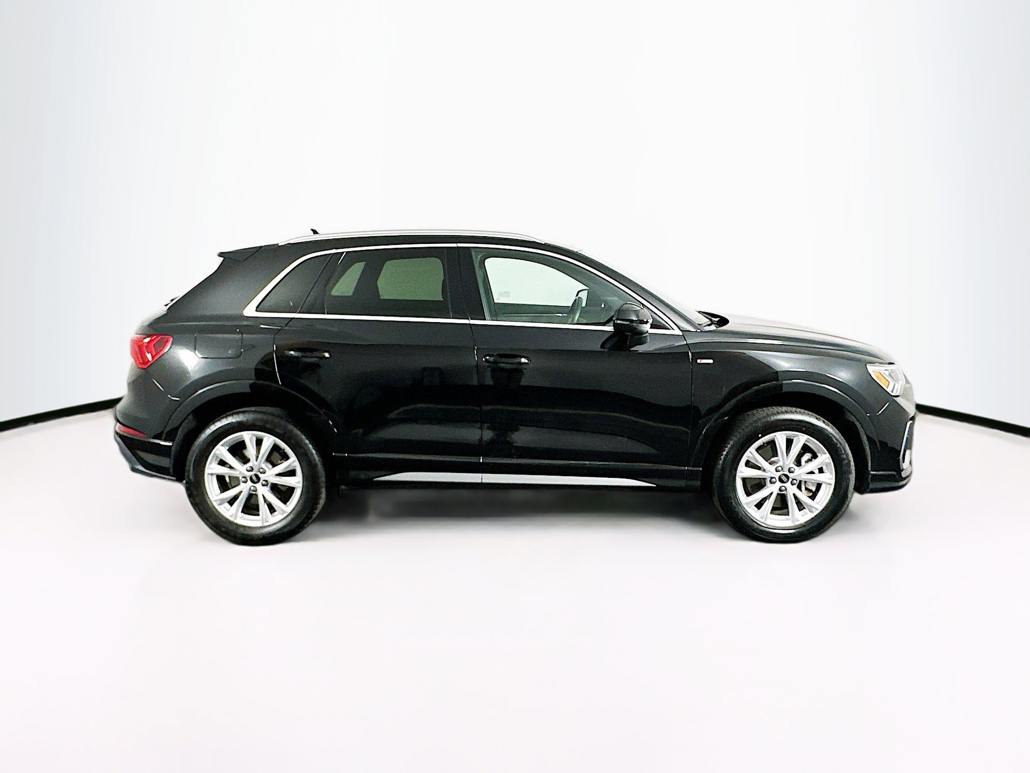 Used 2024 Audi Q3 2.0T Premium image 10