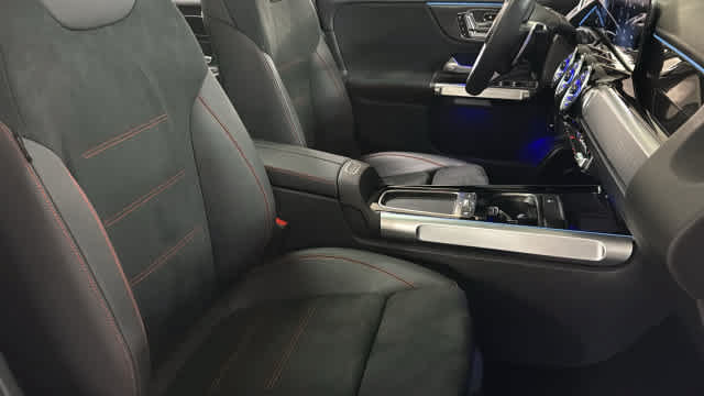 Certified 2026 Mercedes-Benz GLB 35 AMG 4MATIC image 38