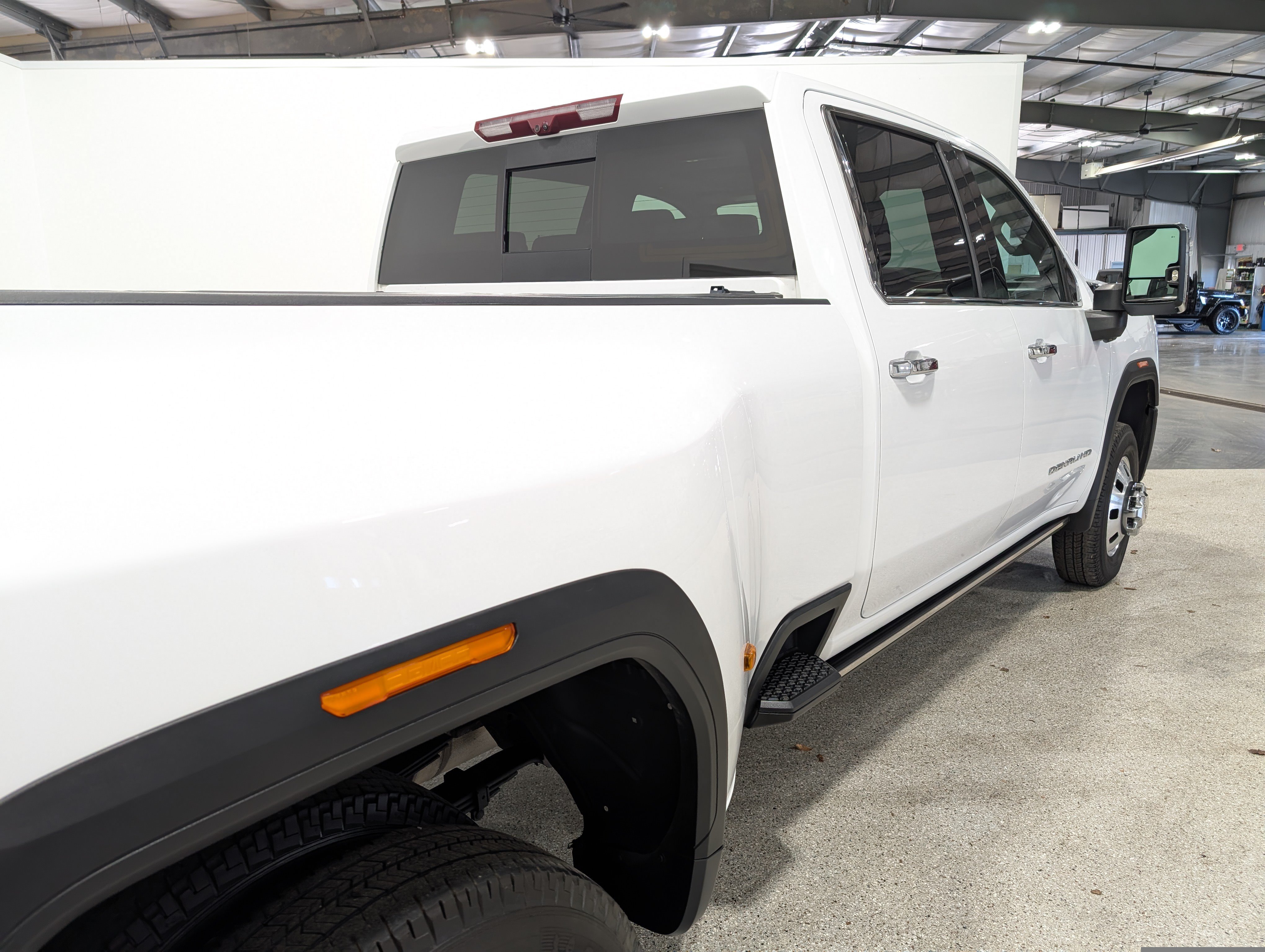 Used 2024 GMC Sierra 3500 Denali w/ Denali Reserve Package AWD/4WD image 3