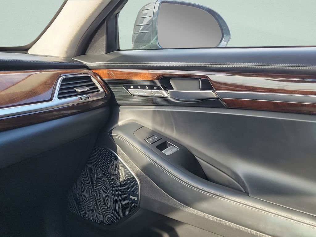 Used 2019 Genesis G90 5.0 Ultimate image 13