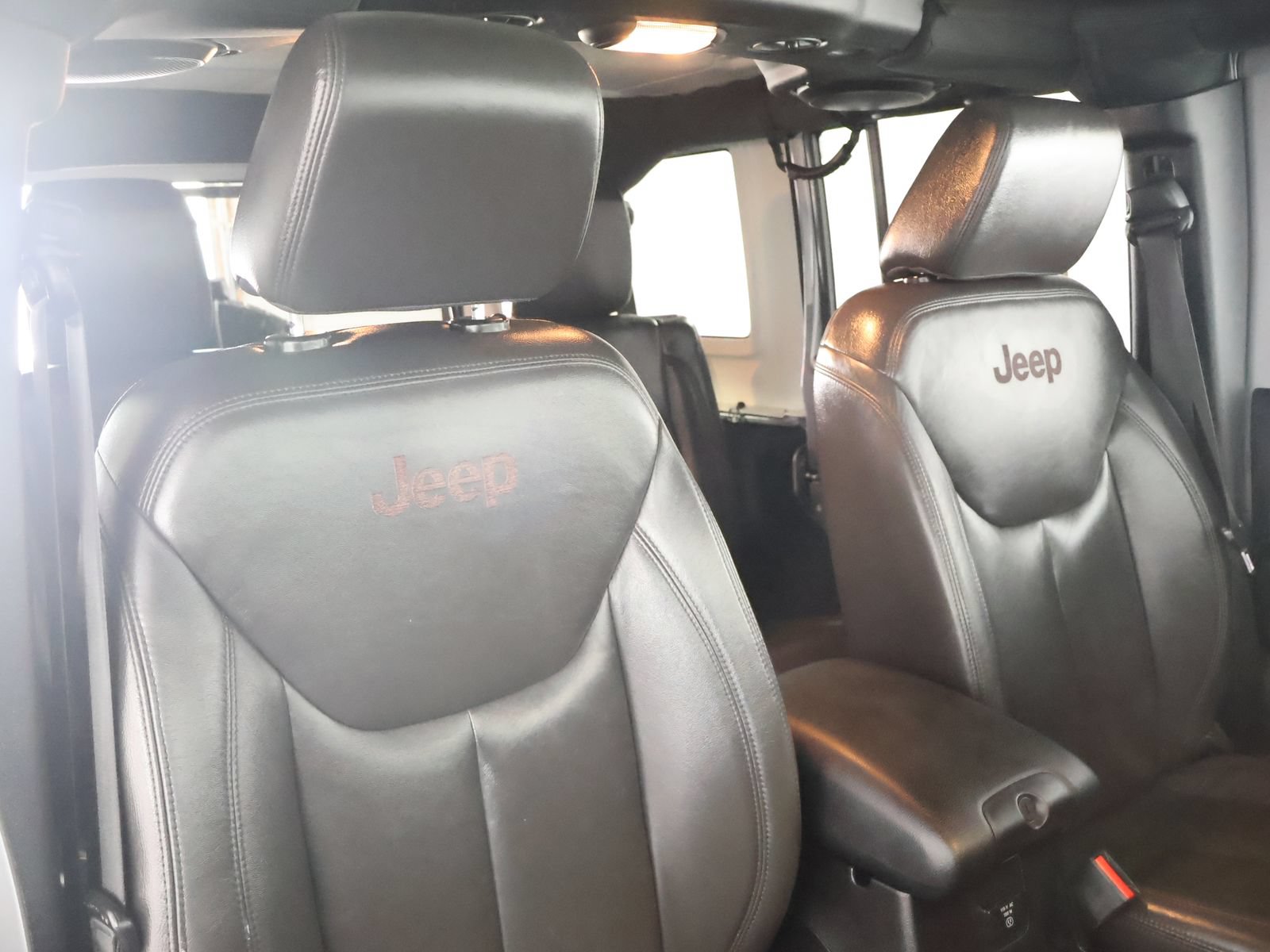 Used 2014 Jeep Wrangler Unlimited Sahara w/ Max Tow Package AWD/4WD image 48