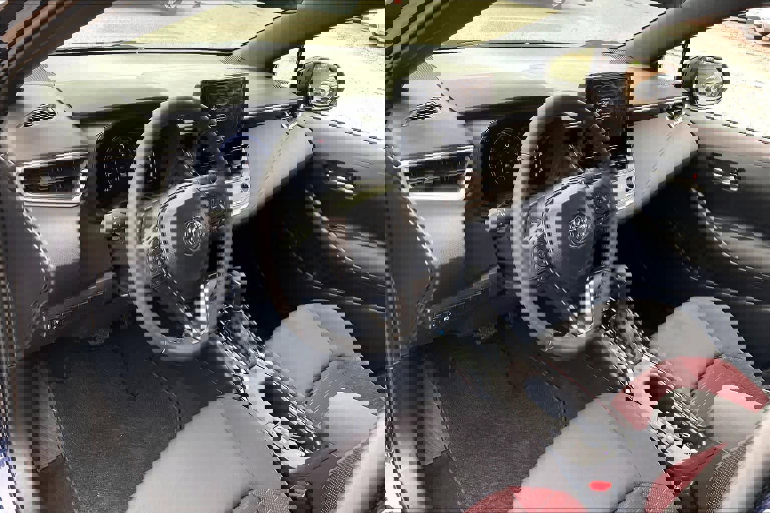 Used 2026 Toyota Corolla SE image 17