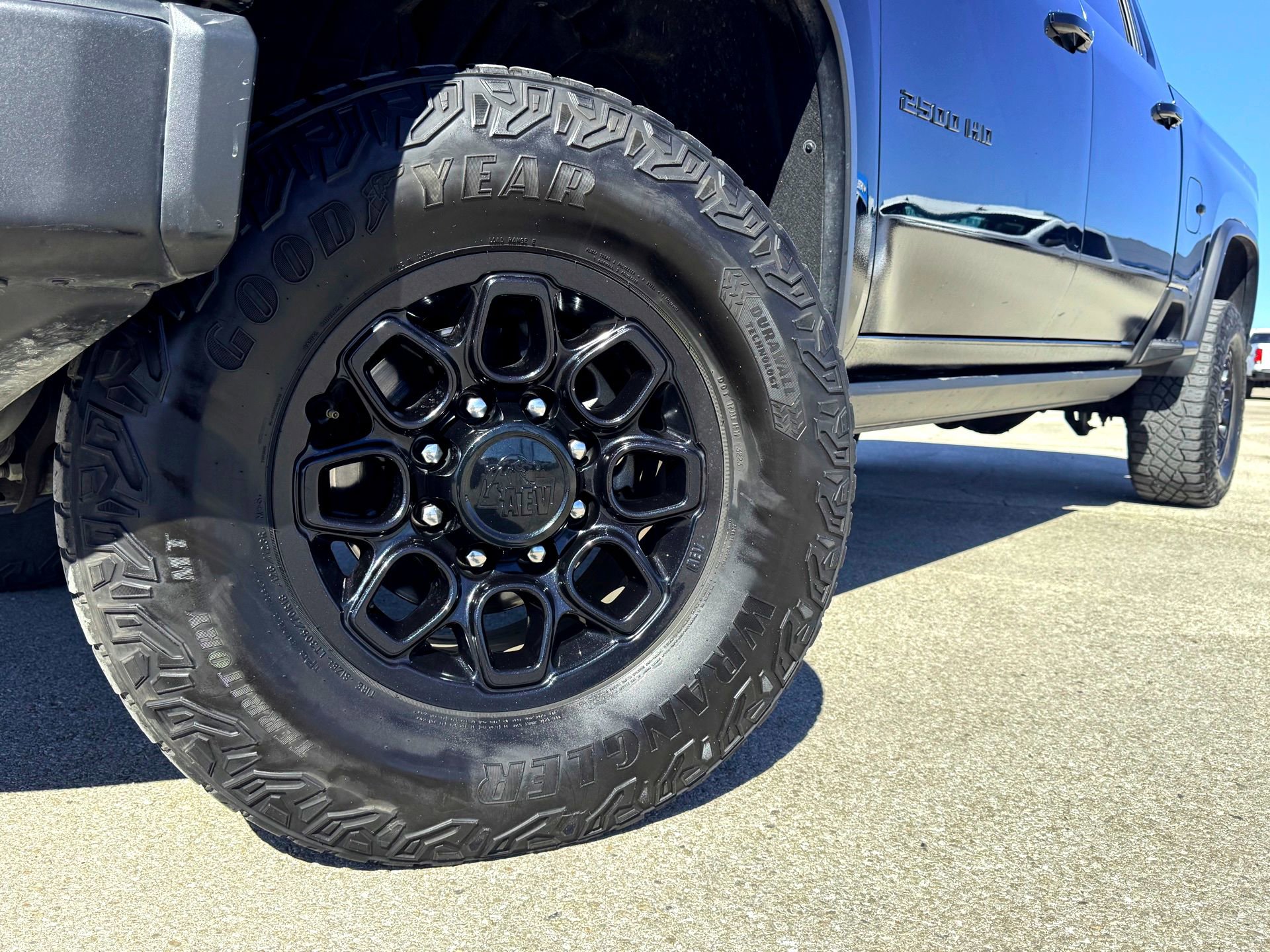 Used 2024 Chevrolet Silverado 2500 ZR2 w/ ZR2 Bison Edition image 2