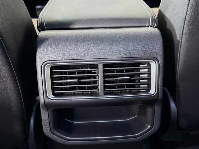 Used 2024 Volkswagen Atlas Cross Sport SE image 24