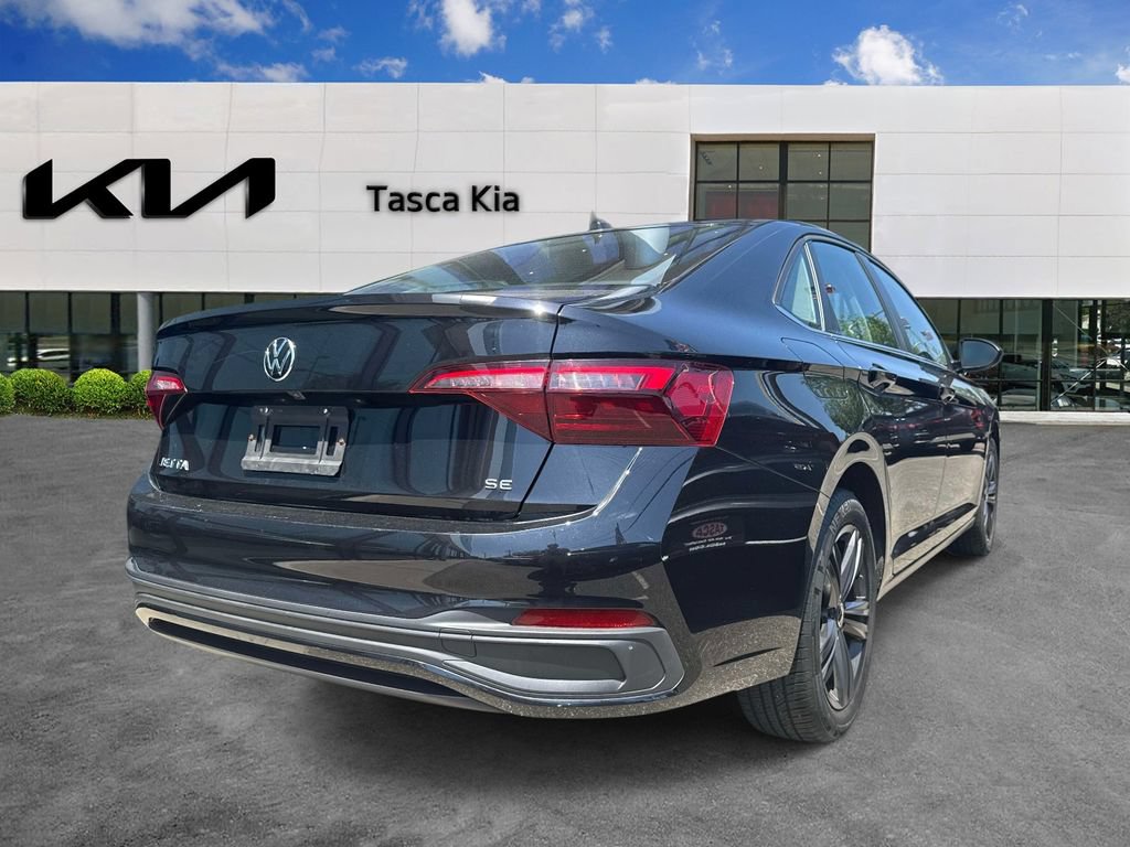 Used 2022 Volkswagen Jetta SE FWD image 4