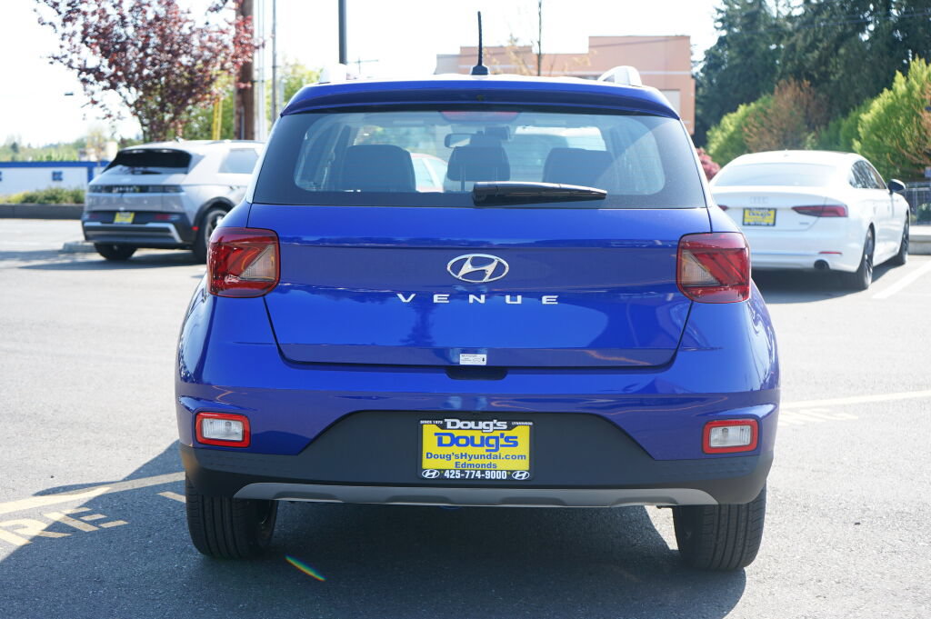 New 2025 Hyundai Venue Limited FWD image 6