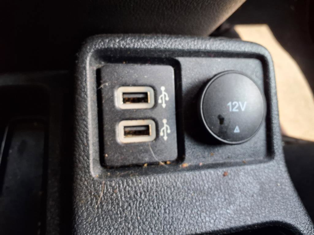 Used 2021 Ford Transit Connect XLT image 16