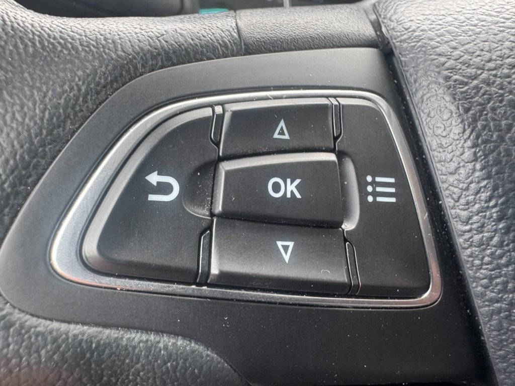 Used 2020 Ford EcoSport Titanium FWD image 16