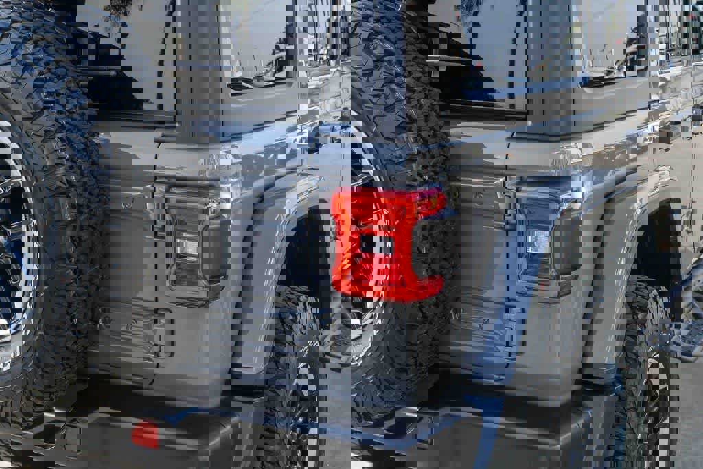 Used 2022 Jeep Wrangler Unlimited Rubicon w/ LED Lighting Group image 7