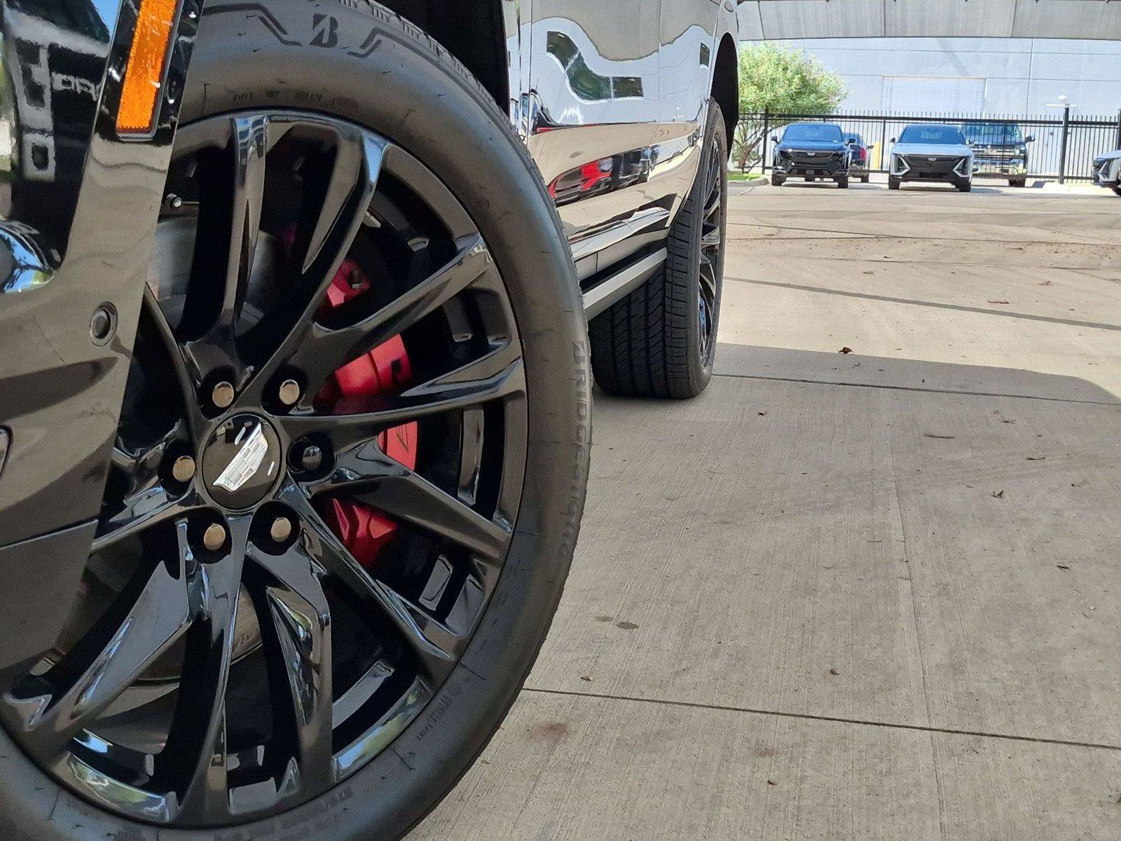 Certified 2025 Cadillac Escalade Sport Platinum w/ LPO, Floor Liner Package AWD/4WD image 8