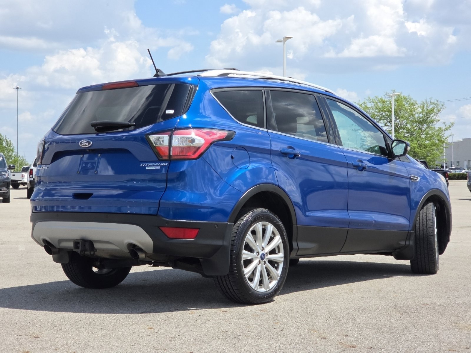 Used 2018 Ford Escape Titanium w/ Ford Safe & Smart Package image 17