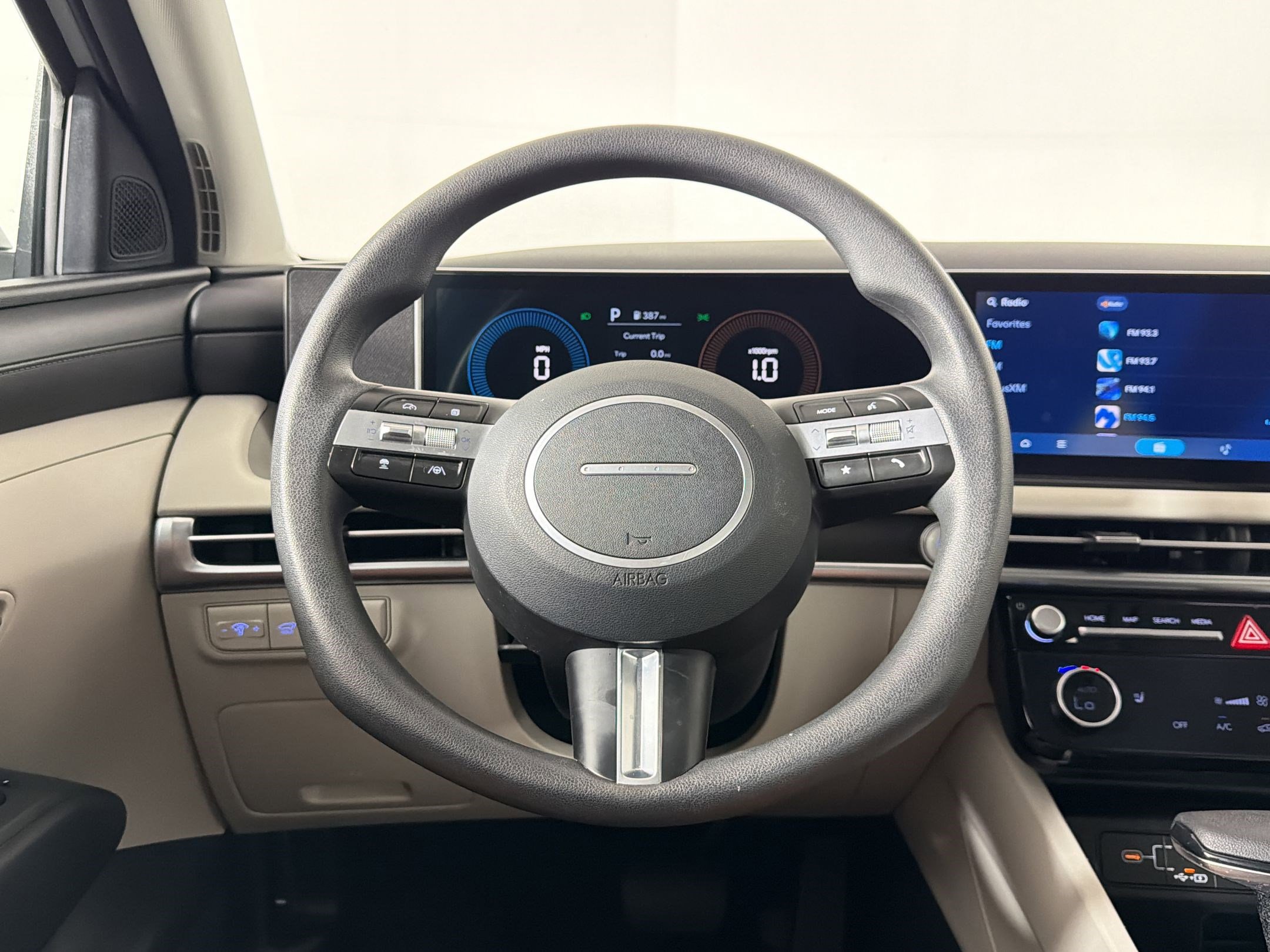 Used 2025 Hyundai Tucson SEL image 14