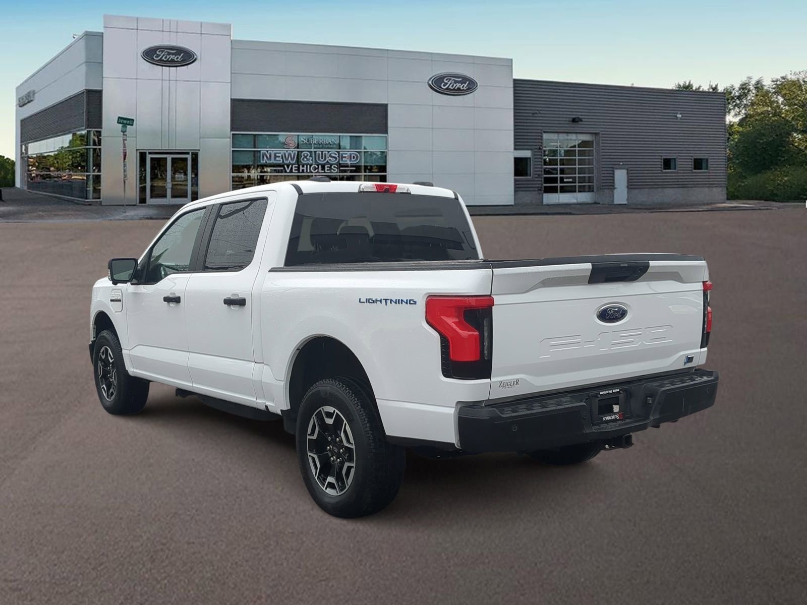 Used 2022 Ford F150 Lightning Pro w/ Tow Technology Package image 8