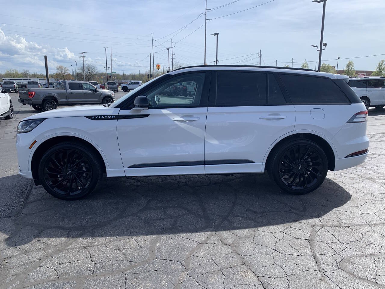 Used 2025 Lincoln Aviator Reserve w/ Luxury Package AWD/4WD image 6