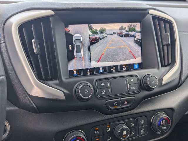 Used 2022 GMC Terrain SLT w/ Tech Package FWD image 24