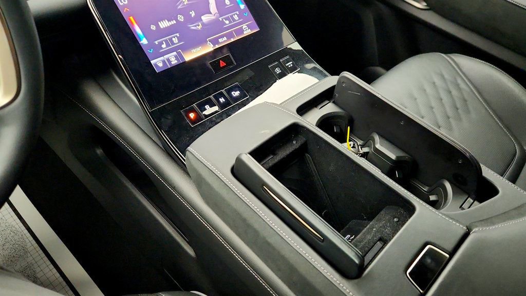 Used 2025 INFINITI QX80 Autograph w/ Premium Cargo Package AWD/4WD image 16