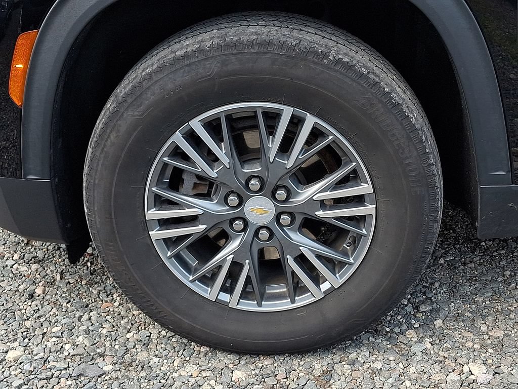 Used 2024 Chevrolet Traverse LT FWD image 32